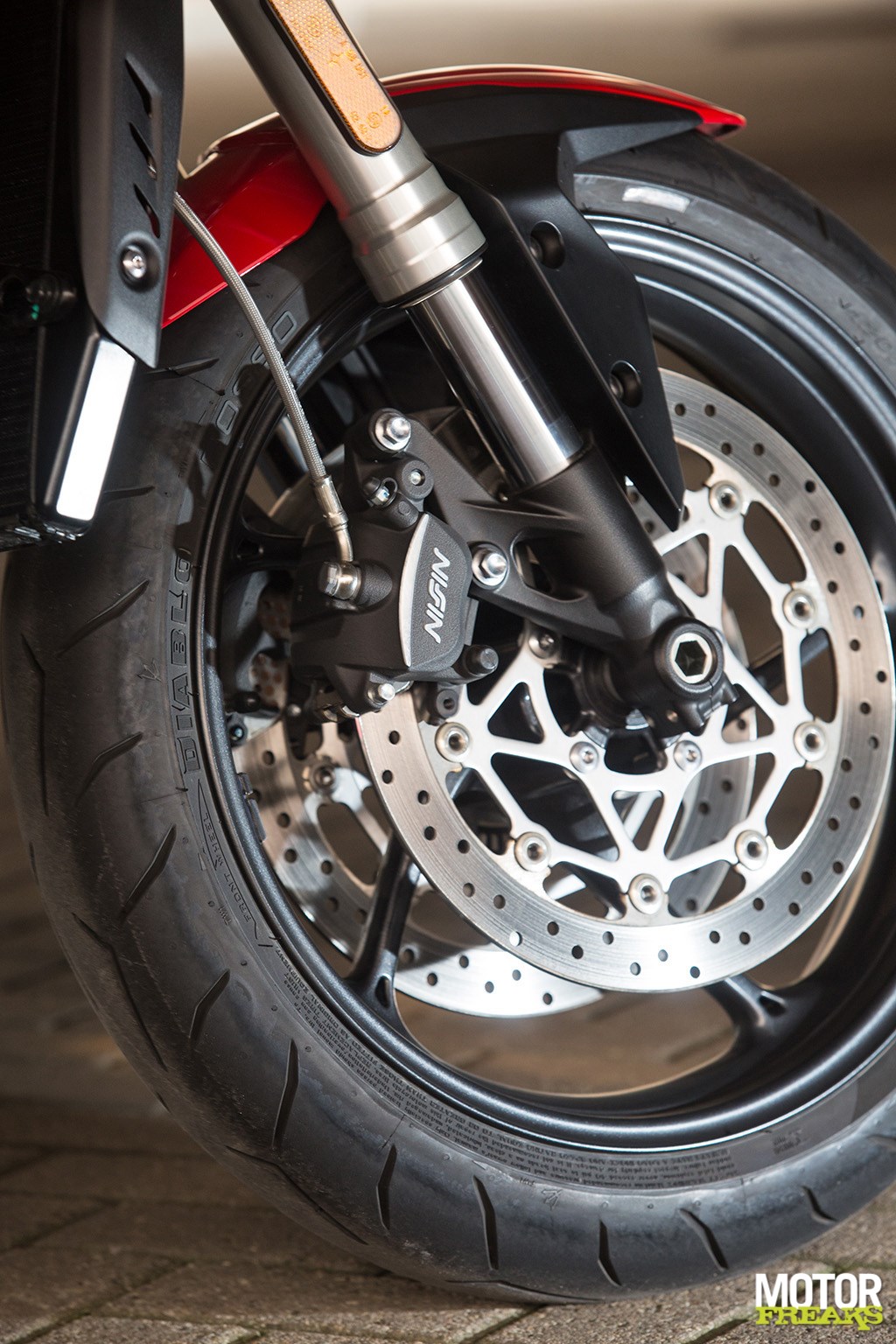 triumph_my17_street_triple_a2_21