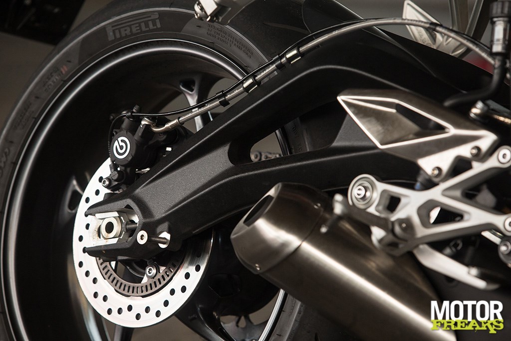 triumph_my17_street_triple_a2_26