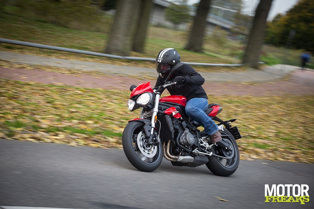 triumph_my17_street_triple_a2_40