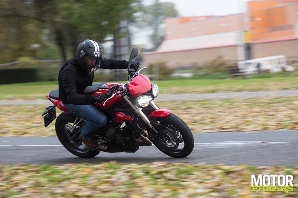 triumph_my17_street_triple_a2_43