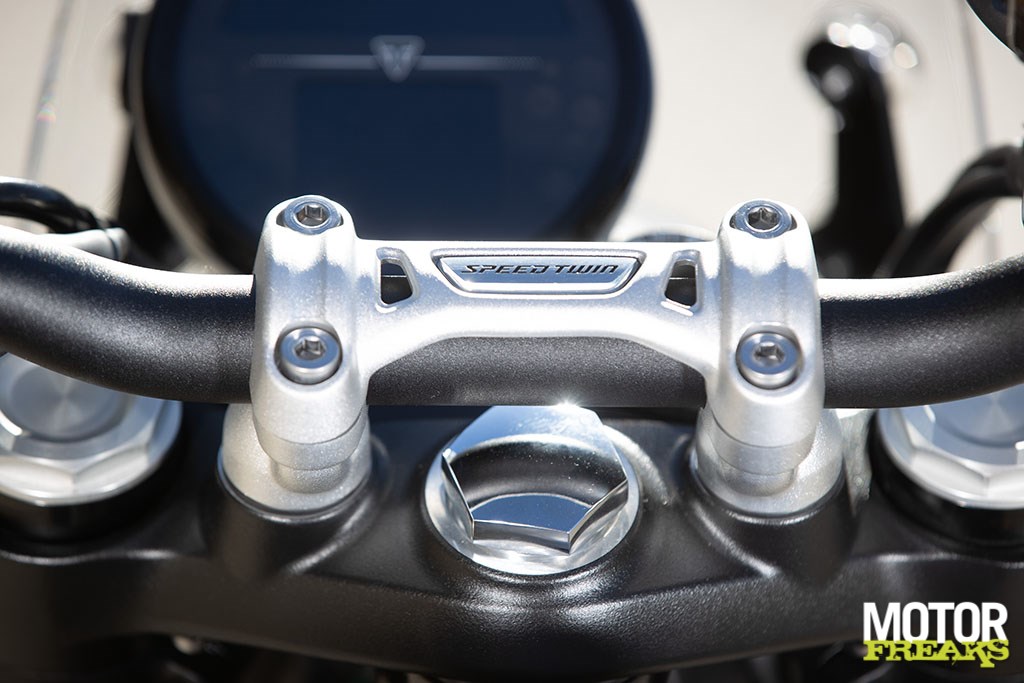 triumph_speed_twin_900_44