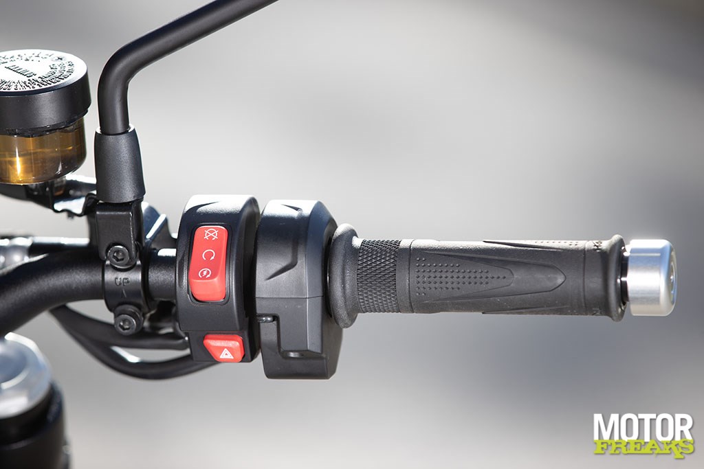 triumph_speed_twin_900_45