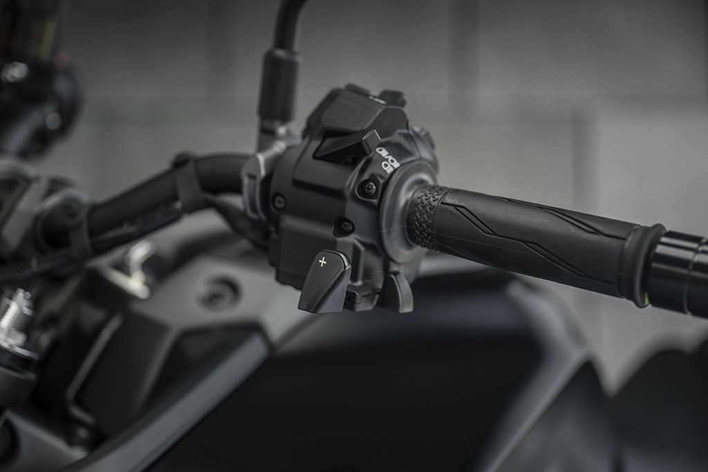 yamaha_my25_mt-09_y-amt_11