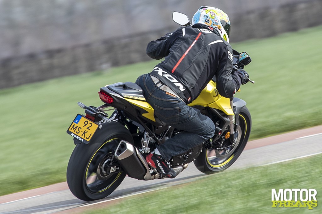 honda_my23_vb750_hornet_33