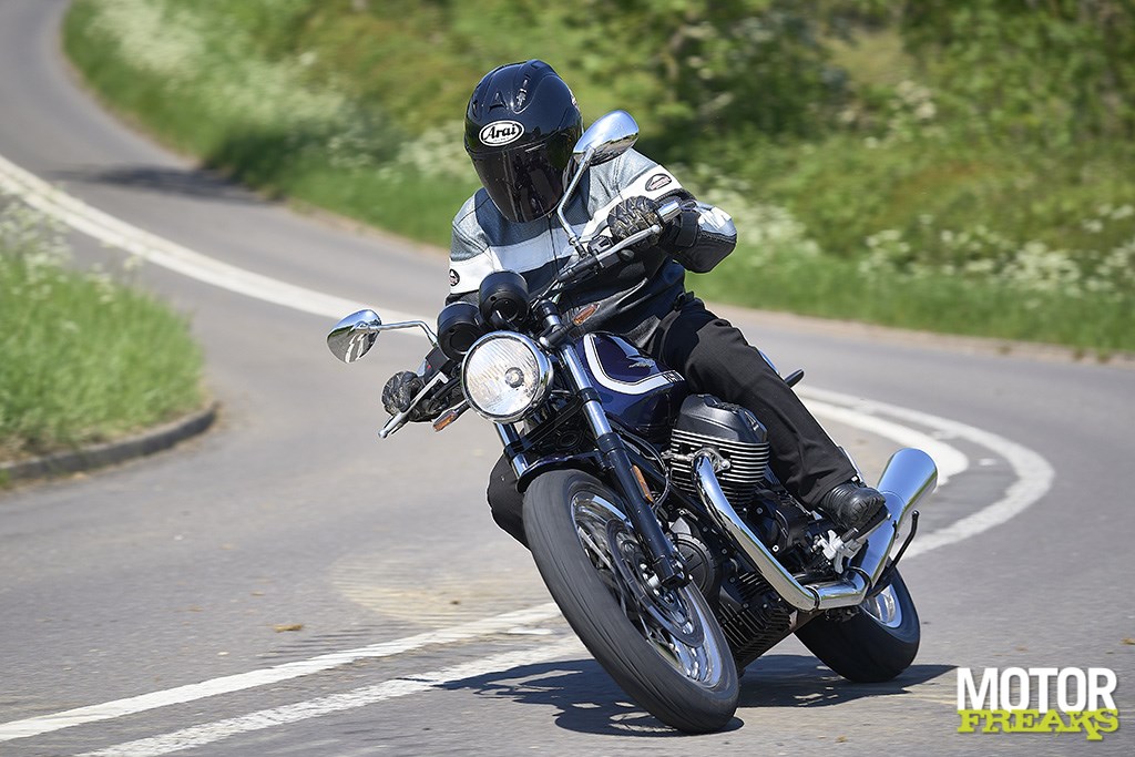 moto_guzzi_my21_v7_special_1