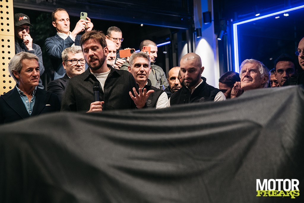 mv_agusta_superveloce_1000_series_oro_unveiling_1