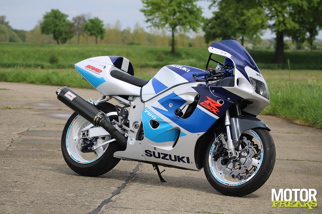 suzuki_my98_gsx-r750_srad_16