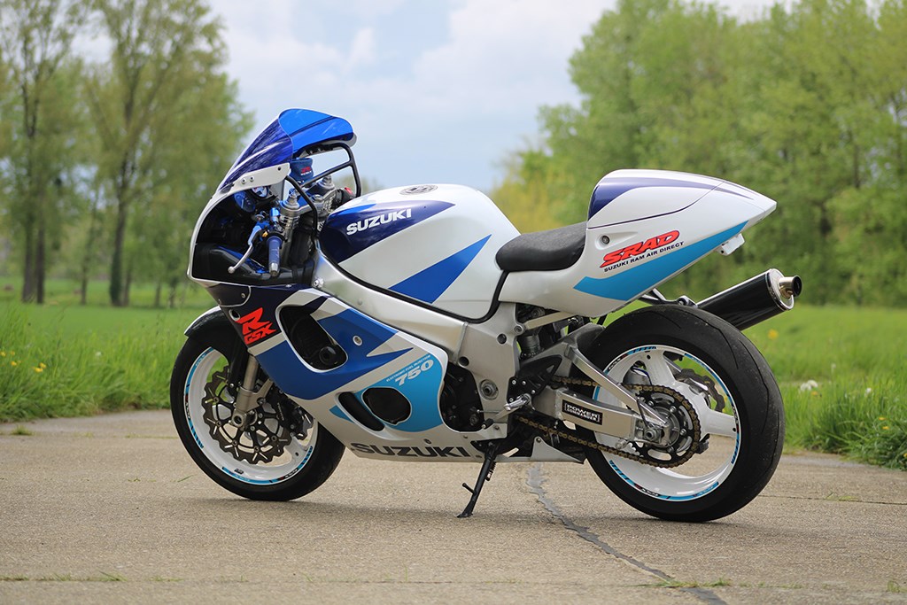 suzuki_my98_gsx-r750_srad_17