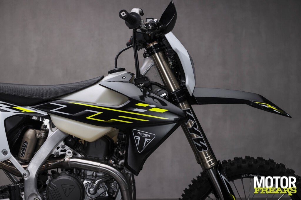 tf450e_my25_06_ge