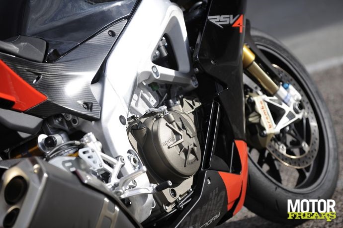 Aprilia_RSV4_Factory_25.JPG