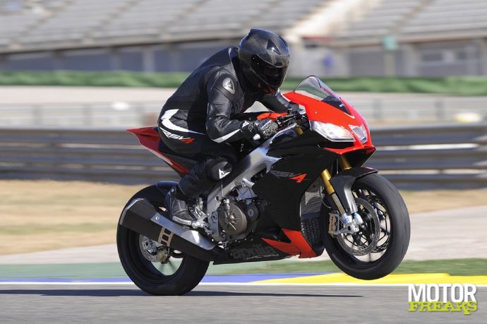 Aprilia_RSV4_Factory_31.JPG