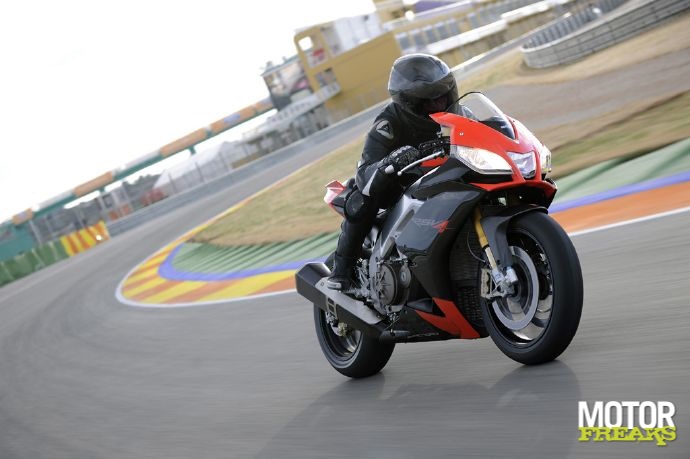 Aprilia_RSV4_Factory_35.JPG
