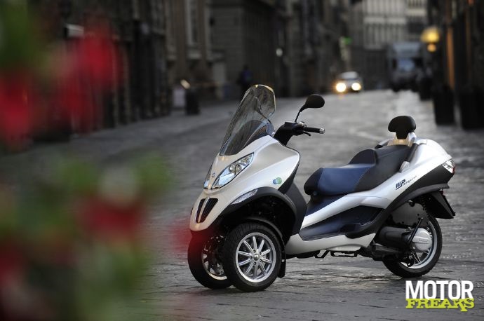 Piaggio_MP3_Hybrid_6.jpg