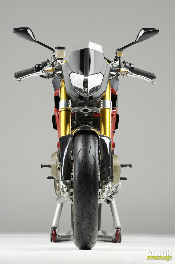 Pierobon_F042_Hstreet_Naked_5.jpg