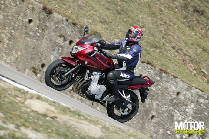 suzuki_bandit650_1250_3-5.jpg
