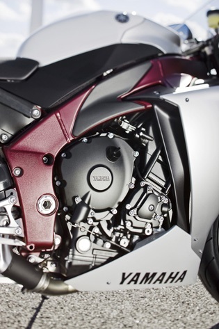 Yamaha_YZF-R1_2009_detail_frame.jpg