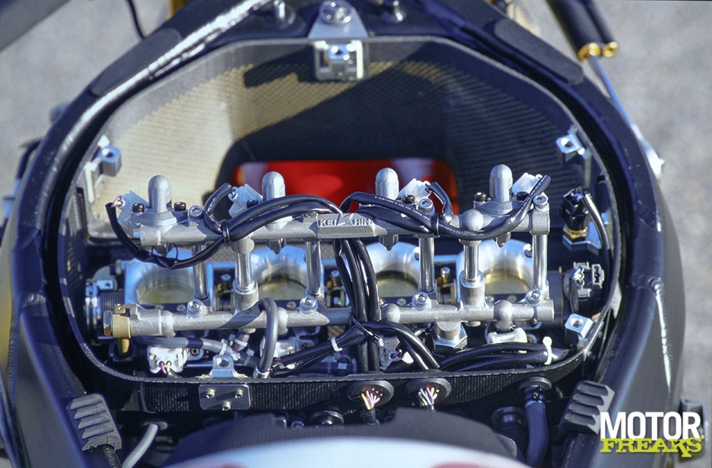 yamaha_2000_yzf-r7_haga_24