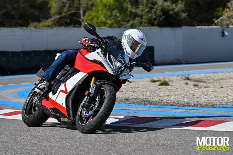 Mash K750: het sportieve antwoord uit Frankrijk | Motorfreaks