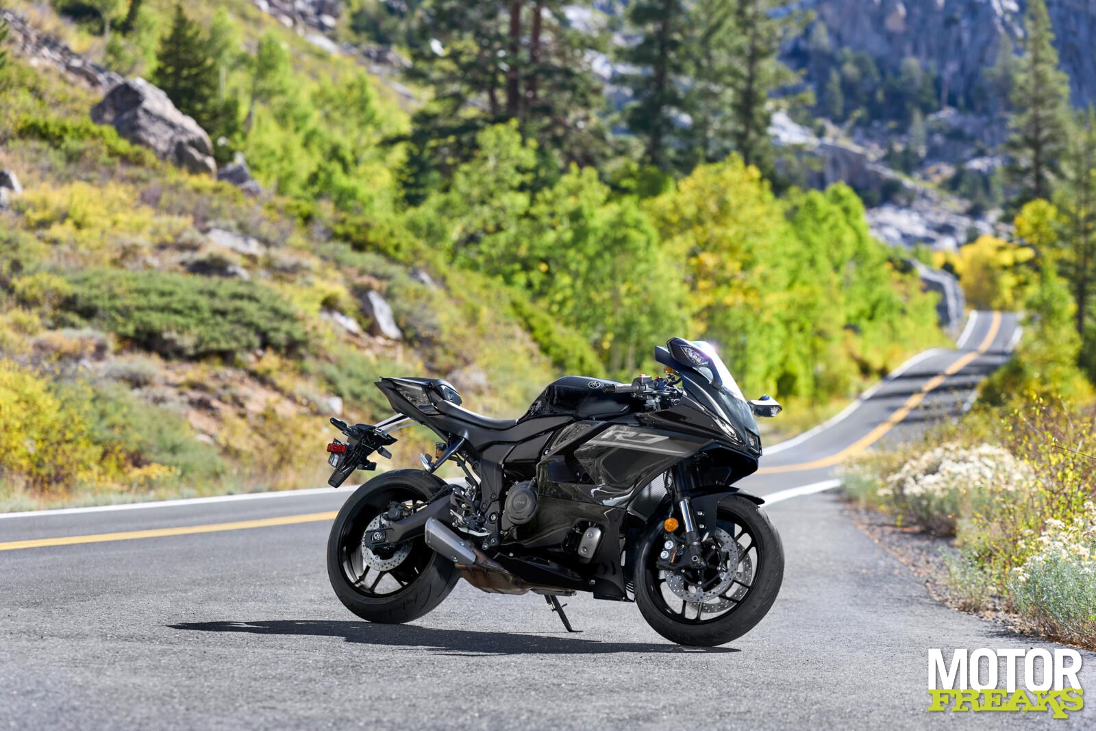 yamaha_my26_yzf-r7_30-3