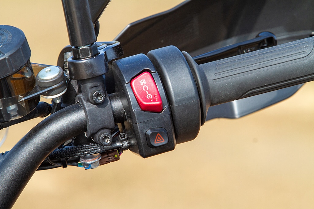 QJMotor SRT 900 SX Touring