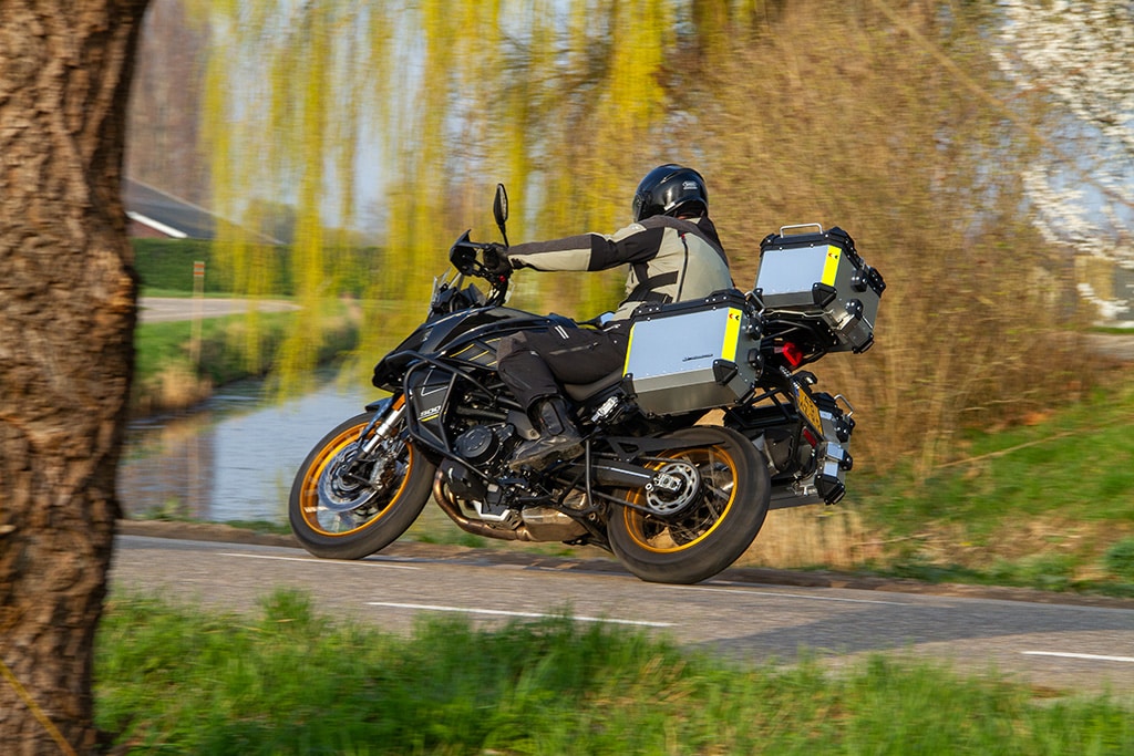 QJMotor SRT 900 SX Touring