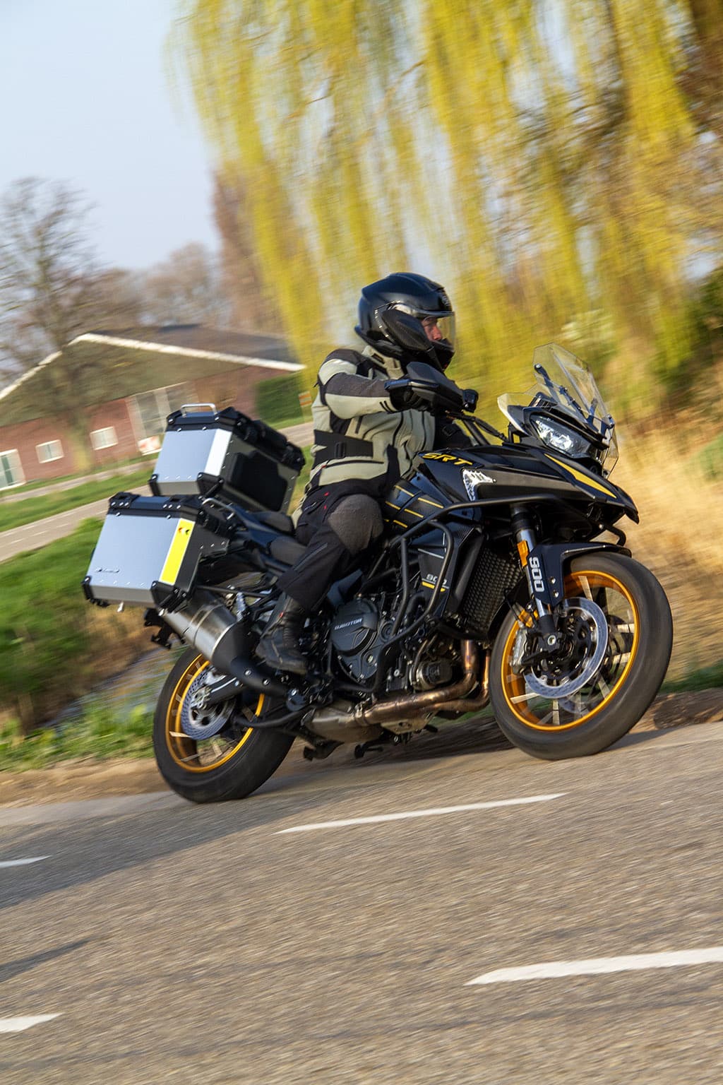 QJMotor SRT 900 SX Touring