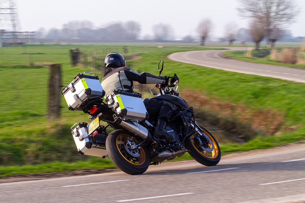 QJMotor SRT 900 SX Touring