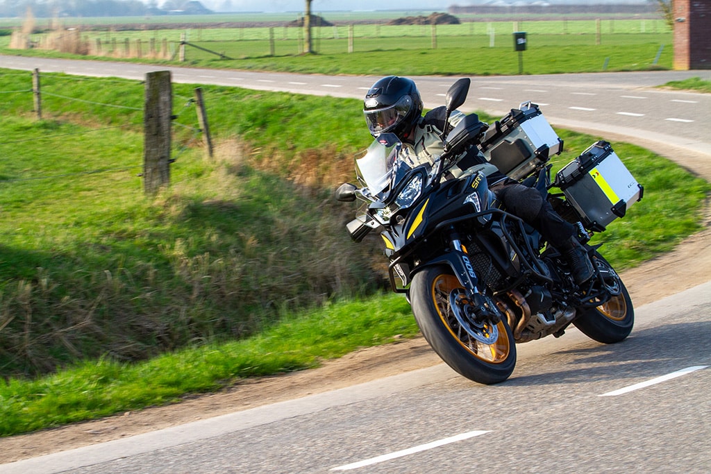 QJMotor SRT 900 SX Touring