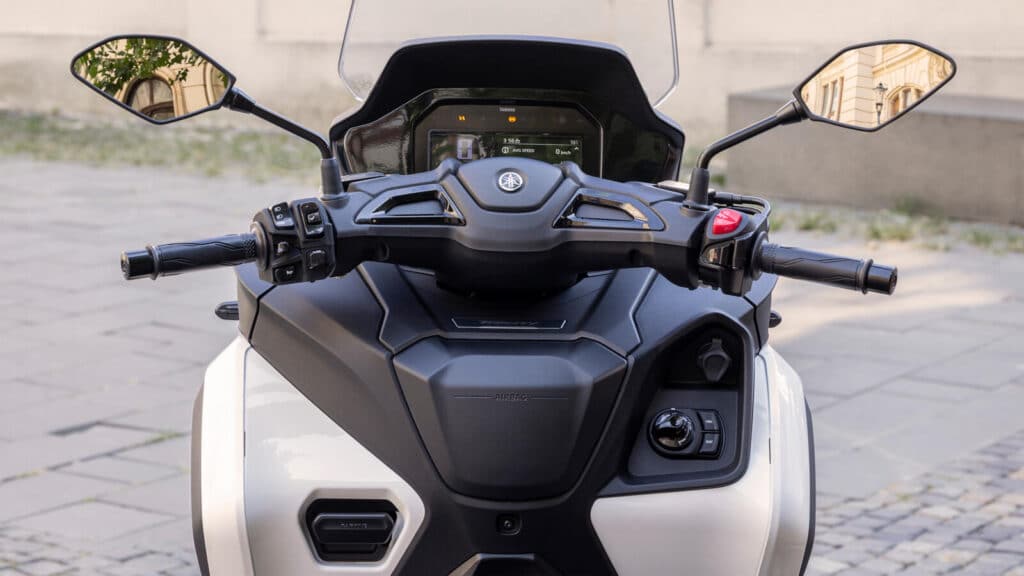 Yamaha 2026 Tricity 300 Airbag