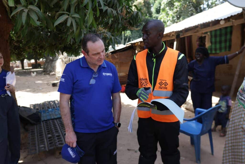 Yamaha Motor Europe CEO bezoek Riders for Health Gambia