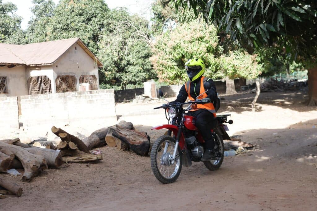 Yamaha Motor Europe CEO bezoek Riders for Health Gambia