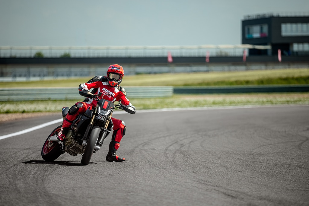 Ducati Hypermotard 698 Mono Nera