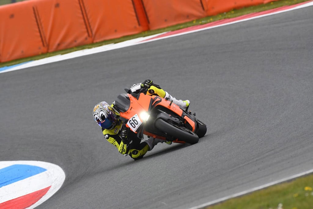 KTM 2026 990 RC R
