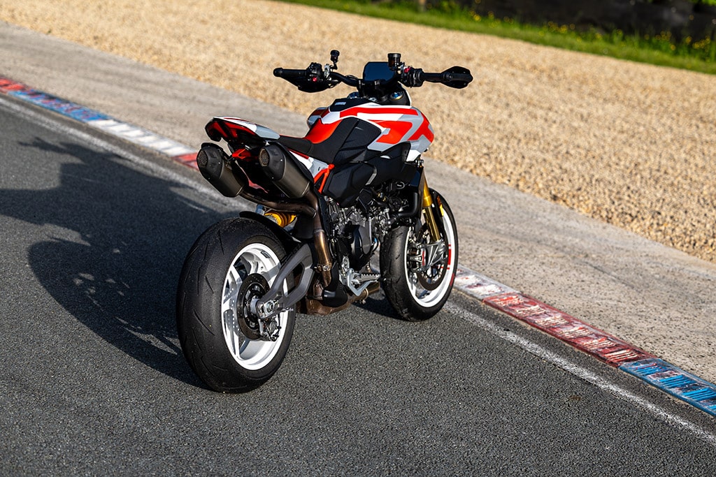 Ducati 2026 Hypermotard V2 SP