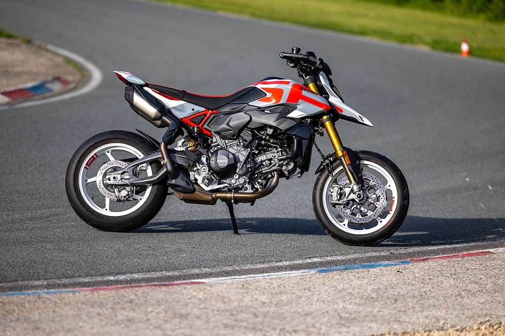 Ducati 2026 Hypermotard V2 SP