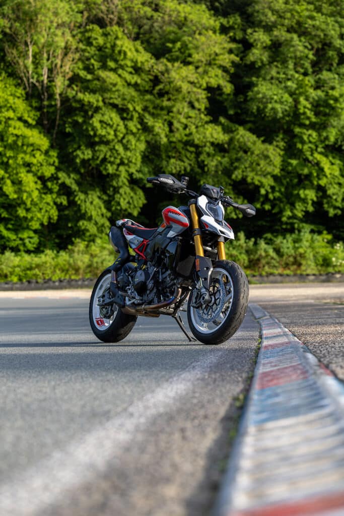 Ducati 2026 Hypermotard V2 SP