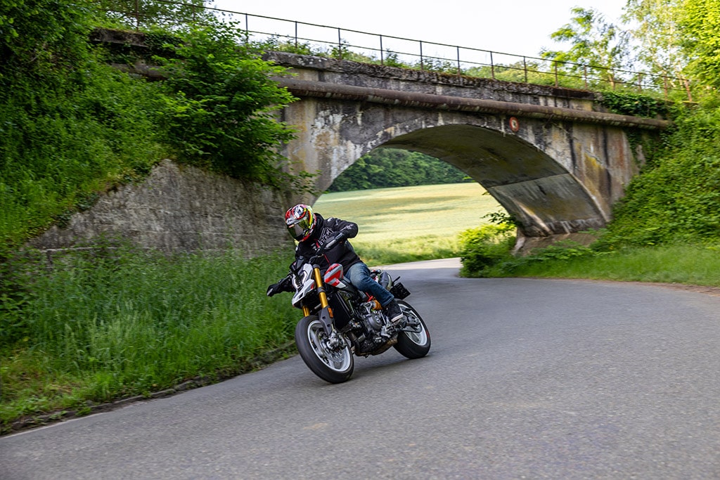 Ducati 2026 Hypermotard V2 SP