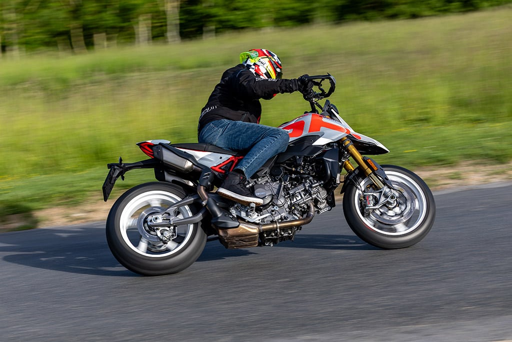 Ducati 2026 Hypermotard V2 SP
