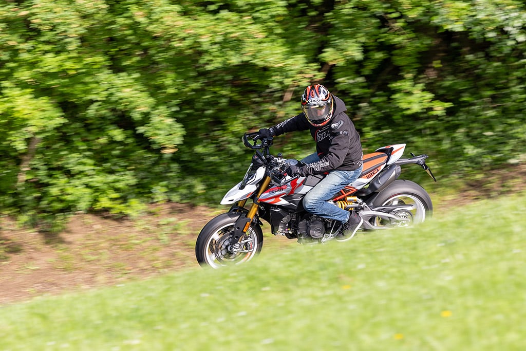 Ducati 2026 Hypermotard V2 SP