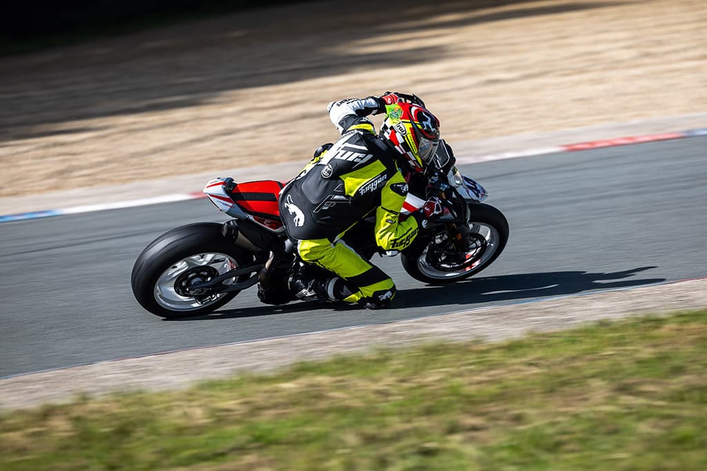 Ducati 2026 Hypermotard V2 SP