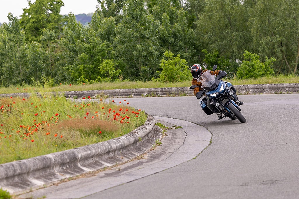 Kawasaki 2026 Versys 650 Grand Tourer Bikeplay