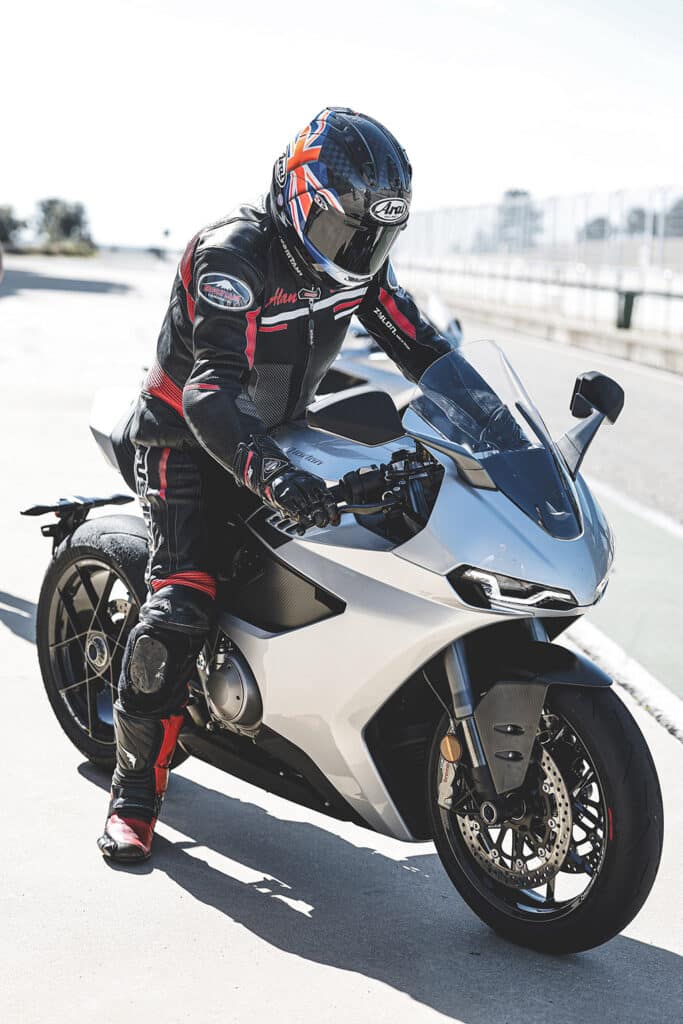 Norton 2026 Manx R