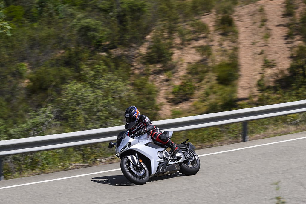Norton 2026 Manx R