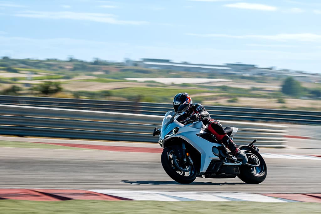 Norton 2026 Manx R