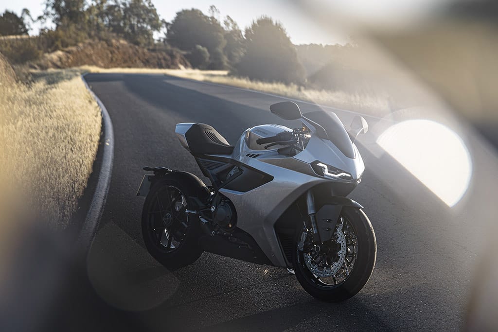 Norton 2026 Manx R