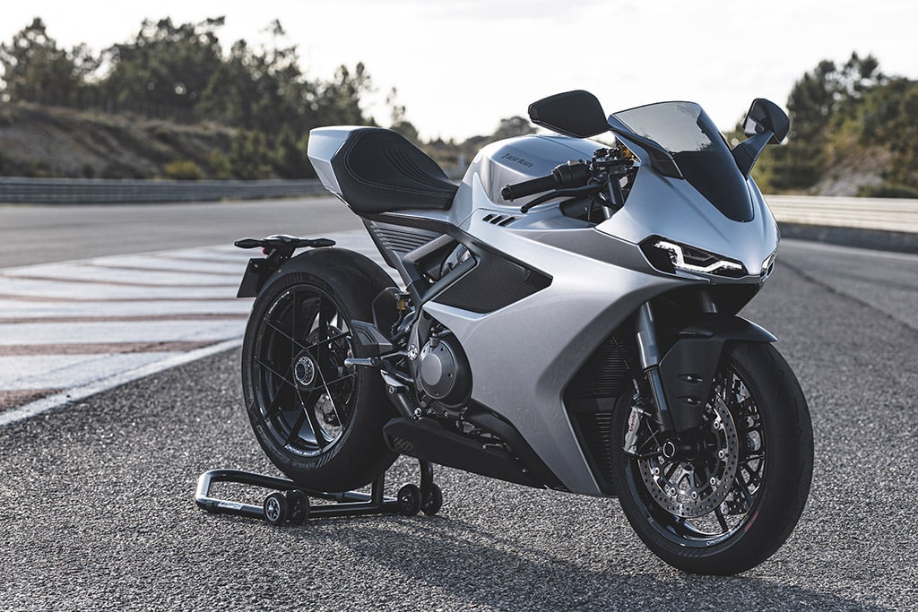 Norton 2026 Manx R