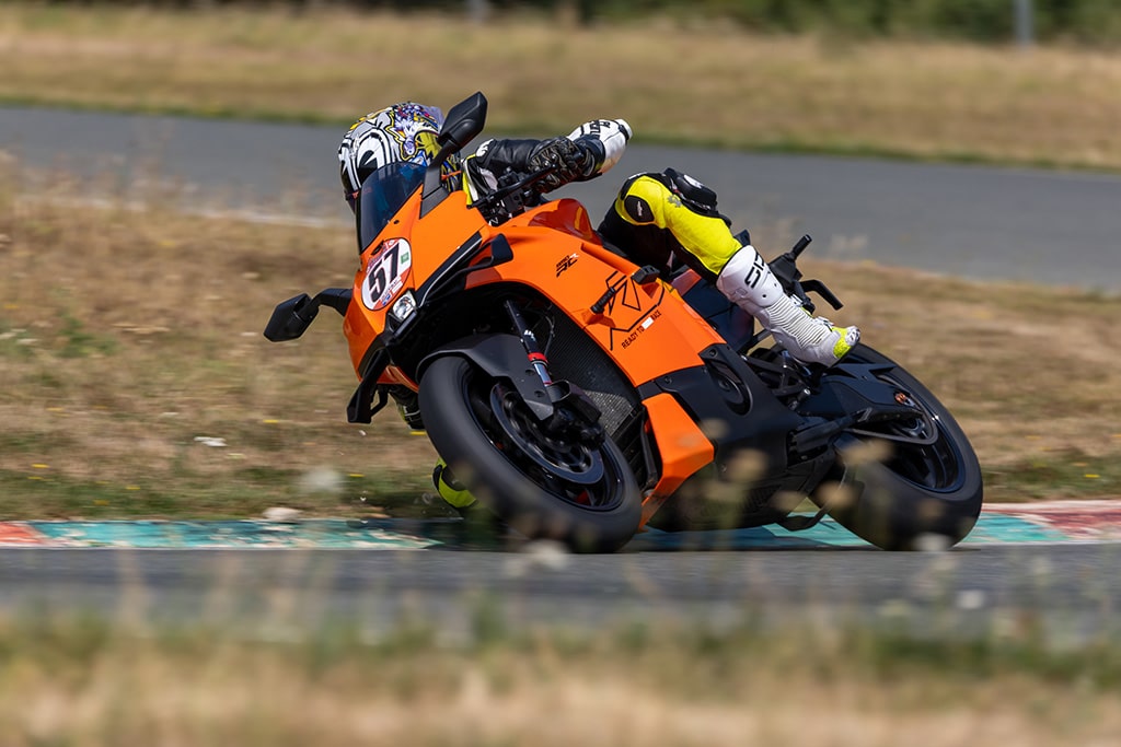 KTM 2026 990 RC R
