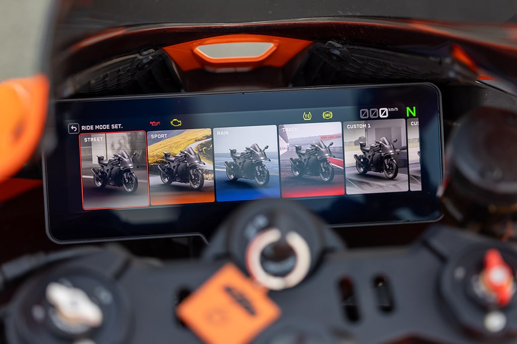 KTM 2026 990 RC R