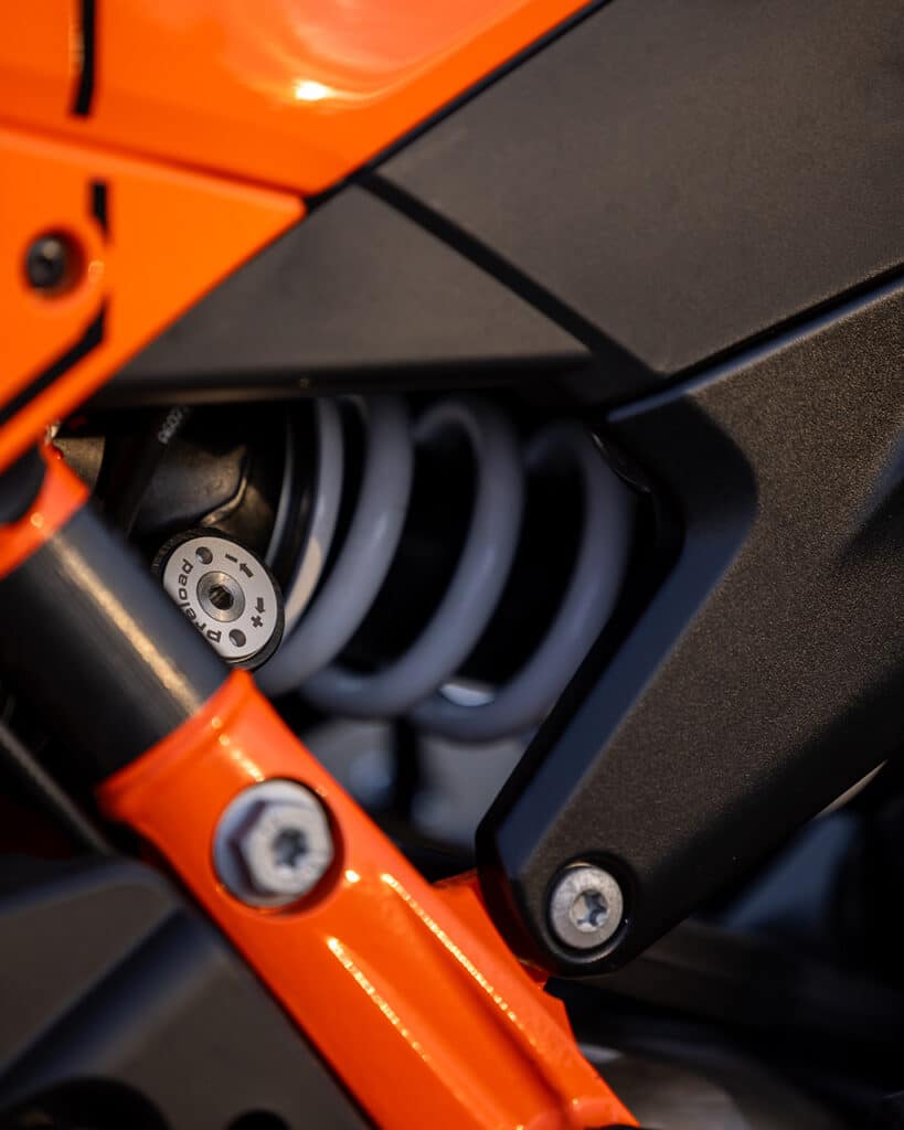 KTM 2026 990 RC R